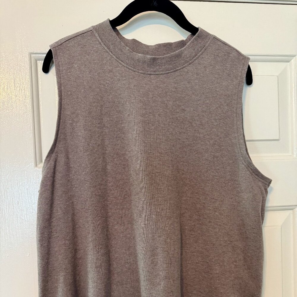 Pact Organic Cotton Airplane Mock Neck Sleeveless Shell in Deep Taupe Heather
